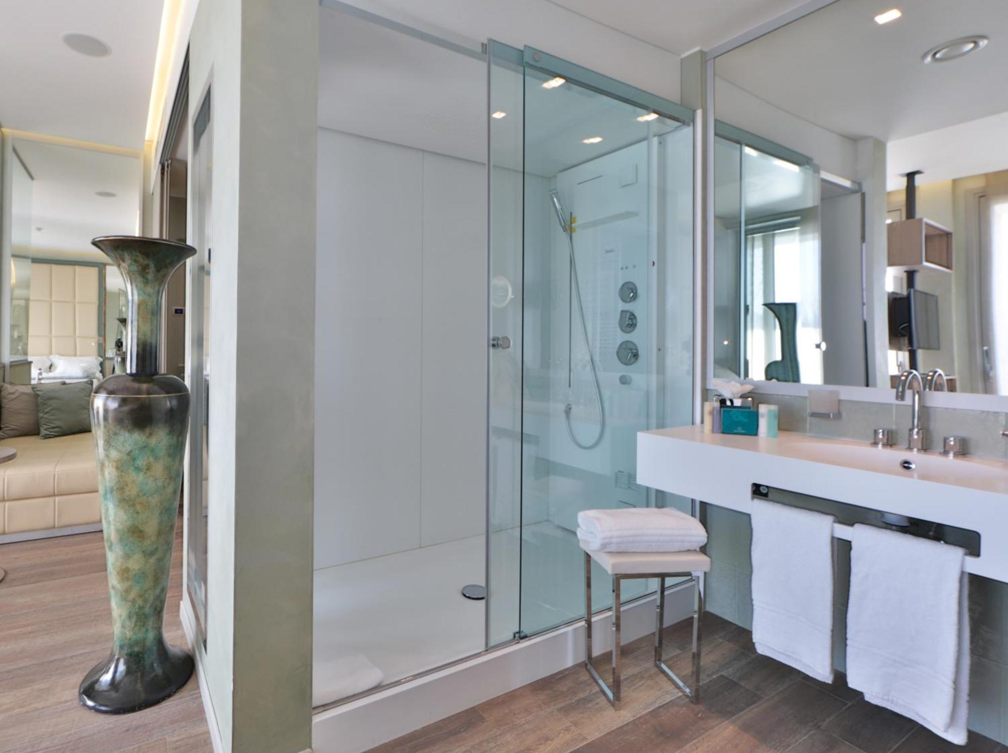 Ville Sull'Arno Флоренция Екстериор снимка A shower enclosure