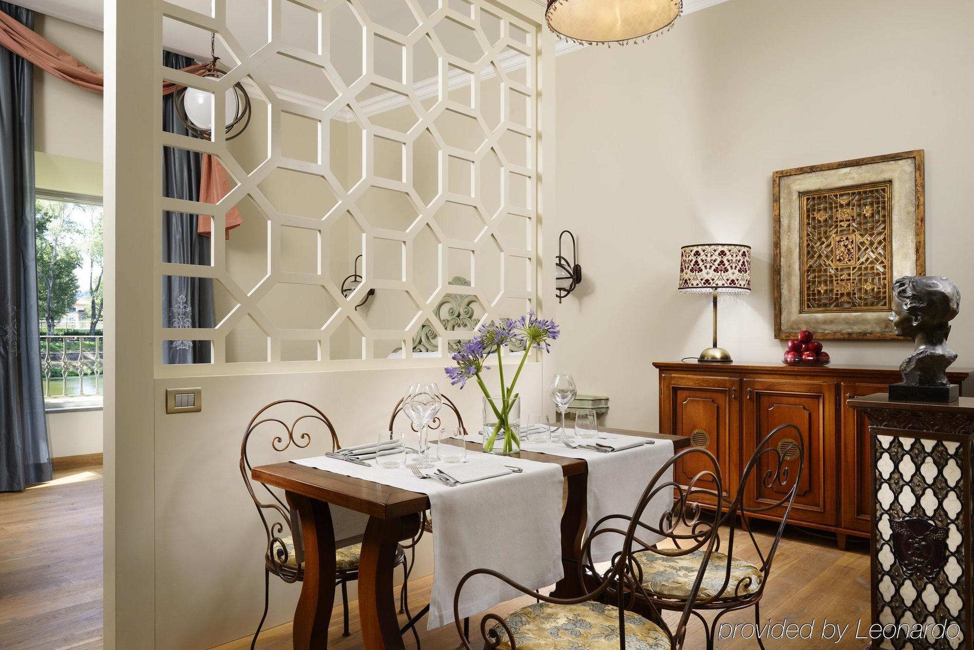 Ville Sull'Arno Флоренция Екстериор снимка A dining room