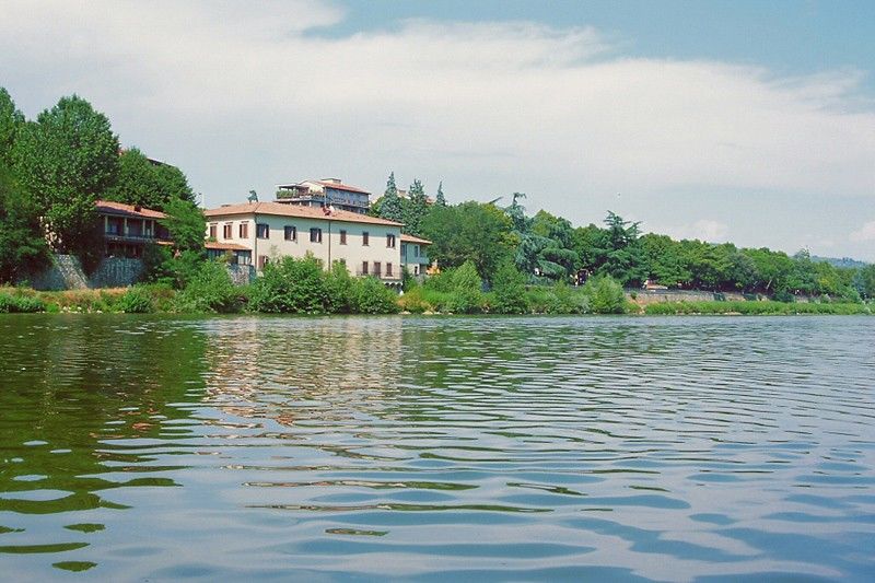 Ville Sull'Arno Флоренция Екстериор снимка The lake of Monano