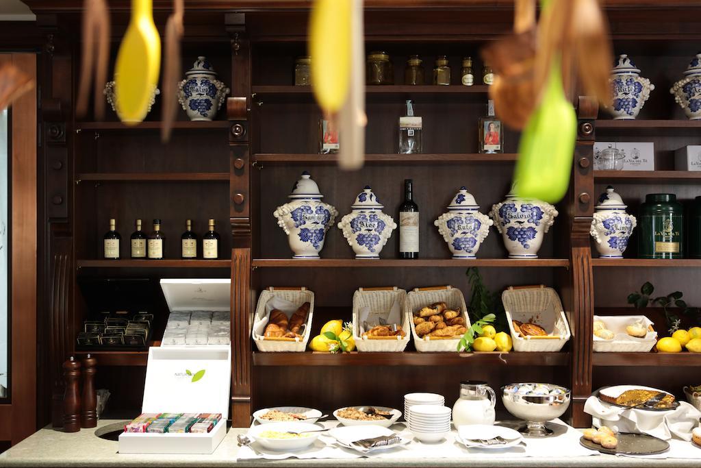 Ville Sull'Arno Флоренция Екстериор снимка A traditional Dutch breakfast