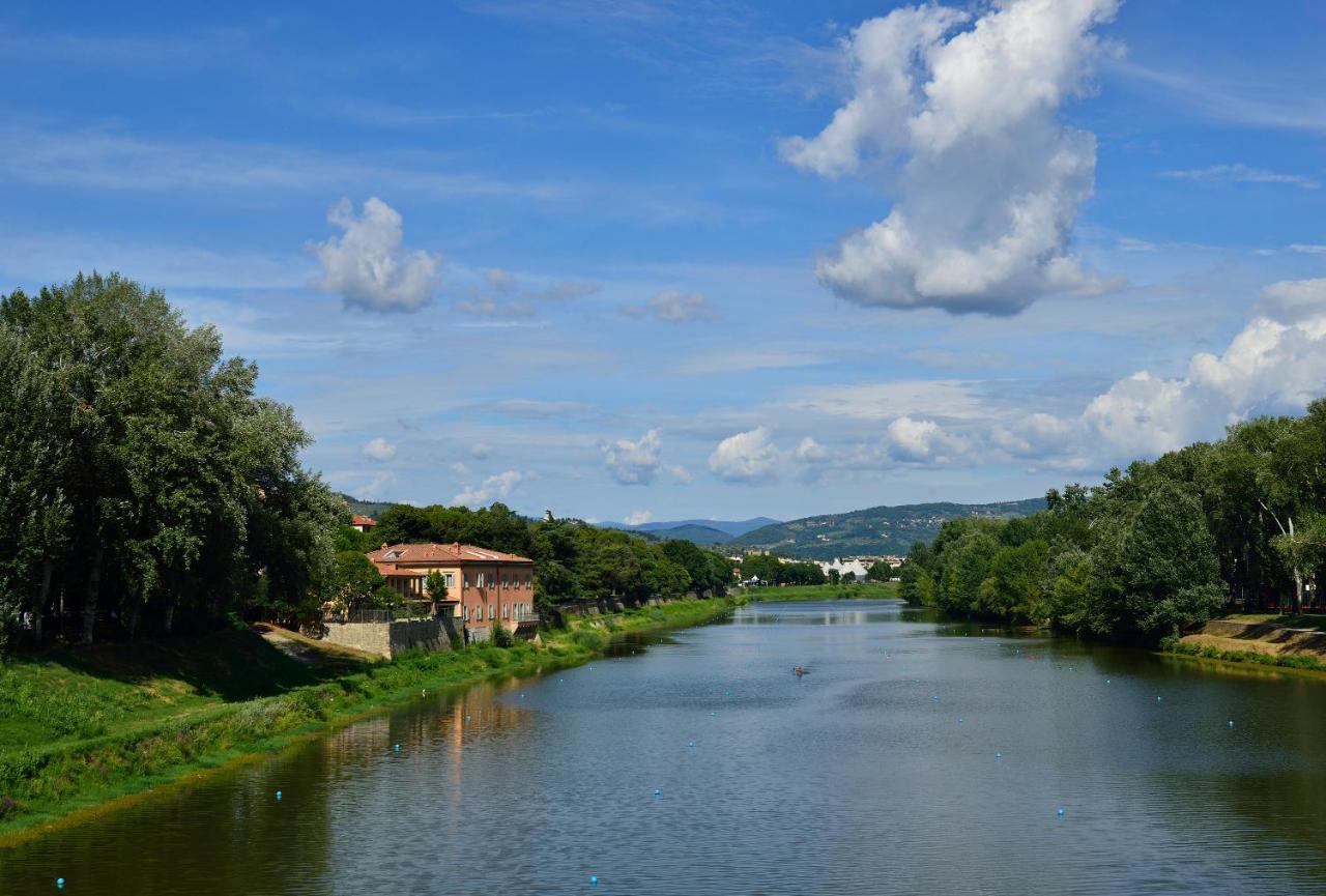 Ville Sull'Arno Флоренция Екстериор снимка The river at San Mauro la Bruca